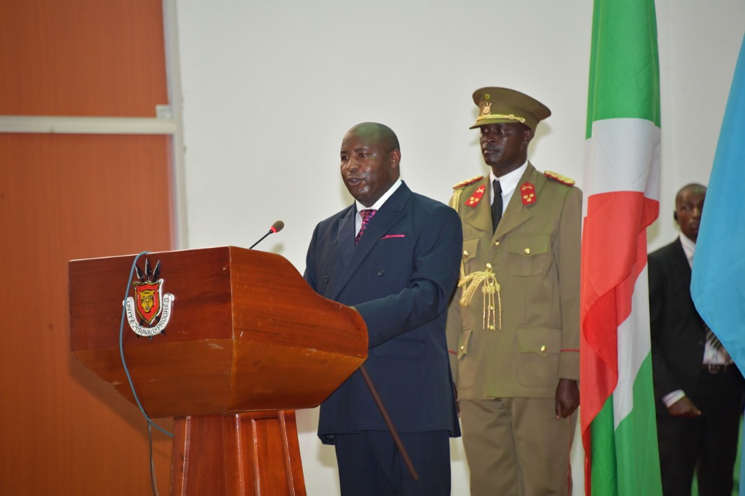 Ijambo ngenderwako Nyenicubahiro Umukuru w’Igihugu ashikirije Abarundi, imbere y’Inama Nshingamateka na Nkenguzamateka.