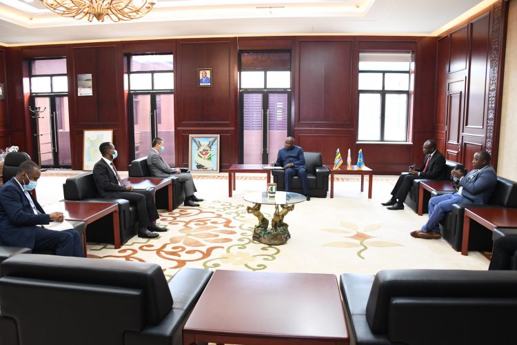 Gutahukana ku nguvu abagirizwa gutembagaza ubutegetsi bari mu Rwanda no kwugara burundu Ibiro vy’Intumwa idasanzwe ku Burundi, ni vyo bintu Umukuru w’igihugu n’intumwa idasanzwe ya ONU bayaze