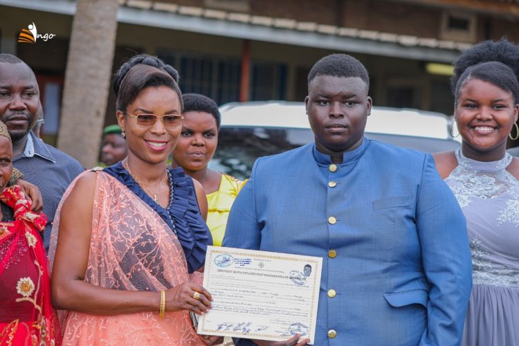 Umutambukanyi  w’Umukuru w’Igihugu yateye iteka ibirori vyo gutanga imenyekanishabumenyi kuri Lycée du Lac Tanganyika