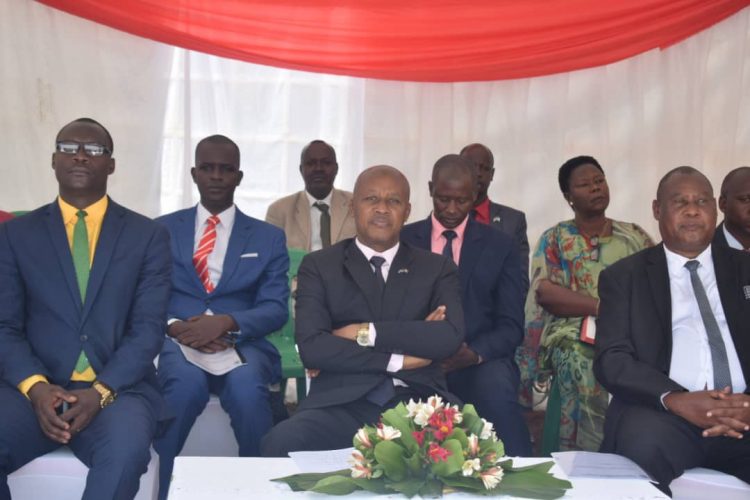 Icegera c’Umukuru w’igihugu yifadikanije n’Ishengero rya Anglicane mu birori vyo kurobanura abadiyakoni no guhezagira abapasitori