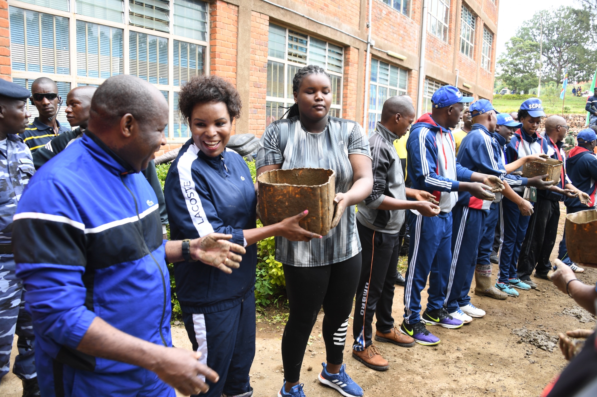Umukuru w’Igihugu Nyenicubahiro Varisito Ndayishimiye ahamagarira urwaruka guhurumbira inyigisho z’ubuhinga kugira bitezimbere