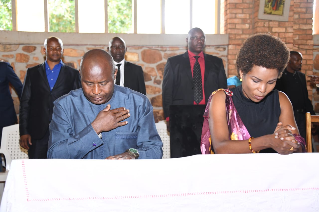 Umuryango wa Sebarundi wasangiye inkuka ya misa n’abakritu b’i Munanira