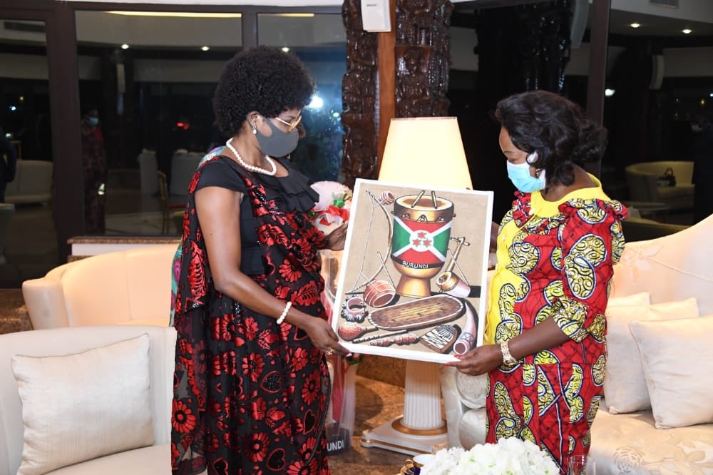Umutambukanyi w’Umukuru w’igihugu c’Uburundi Angeline Ndayishimiye, ari i Brazzaville, yashigikiye icipfuzo co gukorana mu runani n’abandi batambukanyi b’abakuru b’ibihugu vya Afrika