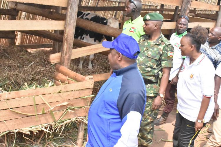 Umukuru w’Igihugu Ndayishimiye arahimiriza abenegihugu kwijukira ibikorwa vy’iterambere