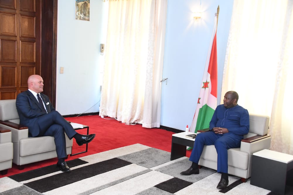 Nyenicubahiro Varisito Ndayishimiye yakiriye uwuserukira igihugu c’Ubutariyano mu Burundi